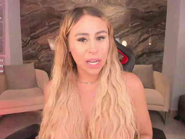 KylieeCooper webcam