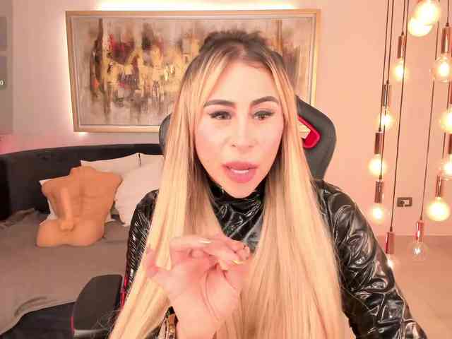 KylieeCooper webcam