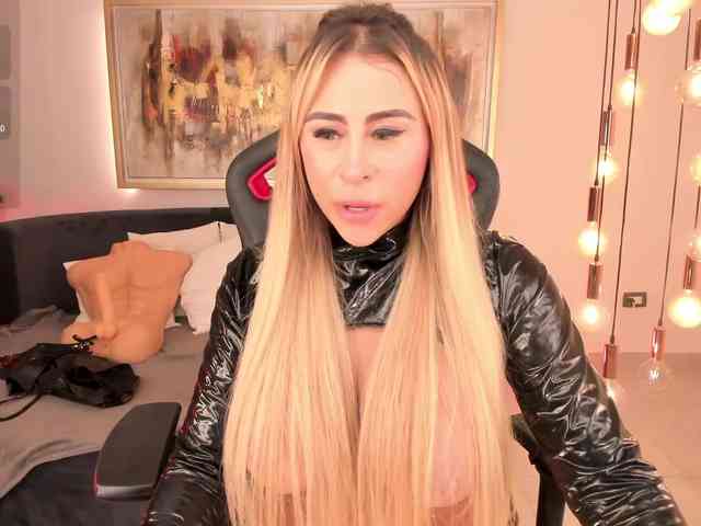 KylieeCooper webcam