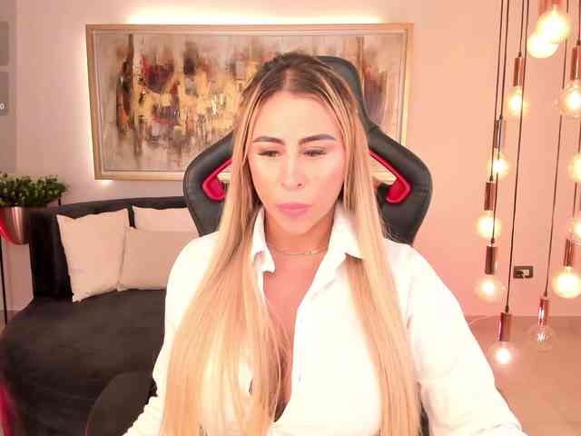 KylieeCooper webcam