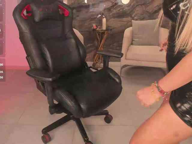 KylieeCooper webcam