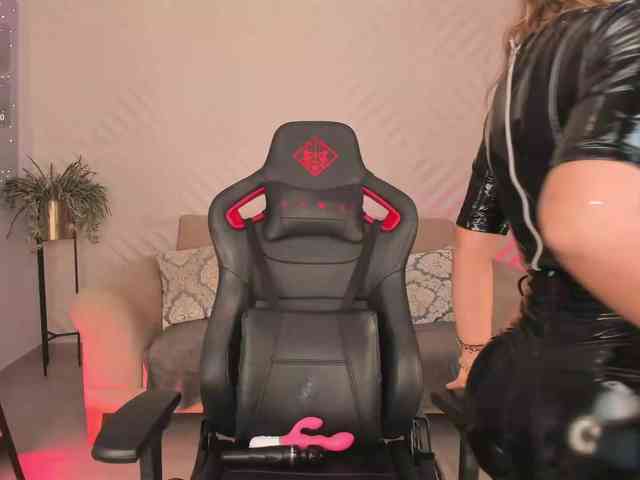 KylieeCooper webcam