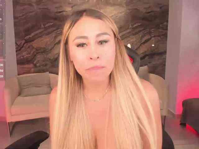 KylieeCooper webcam