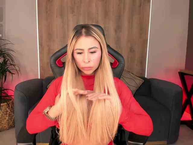KylieeCooper webcam