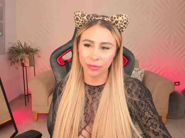 KylieeCooper webcam