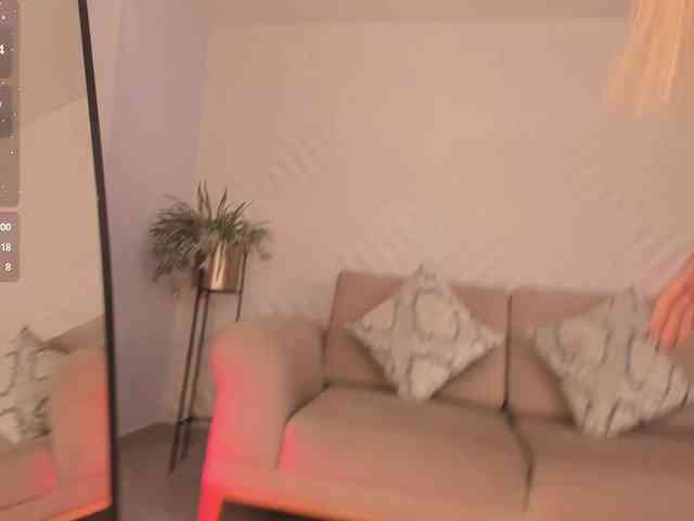 KylieeCooper webcam