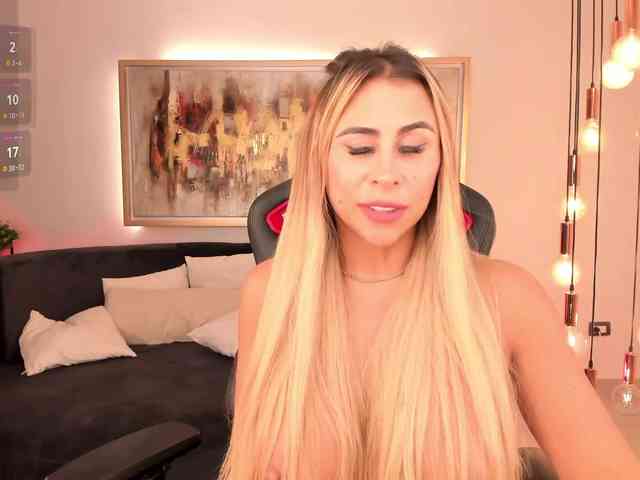 KylieeCooper webcam