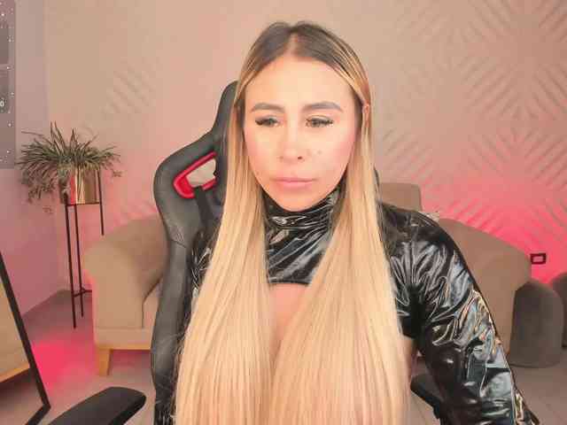 KylieeCooper webcam