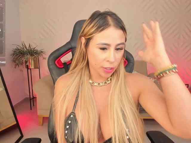 KylieeCooper webcam