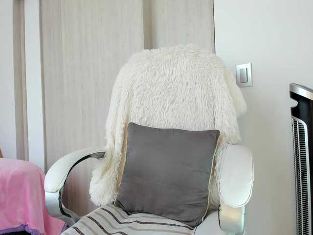 NatalieeClark's BongaCams show and profile