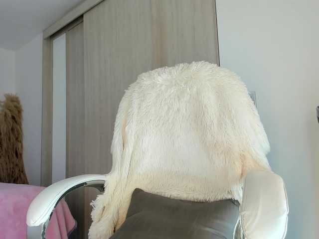 NatalieeClark's BongaCams show and profile