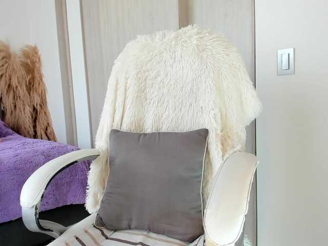 NatalieeClark's BongaCams show and profile