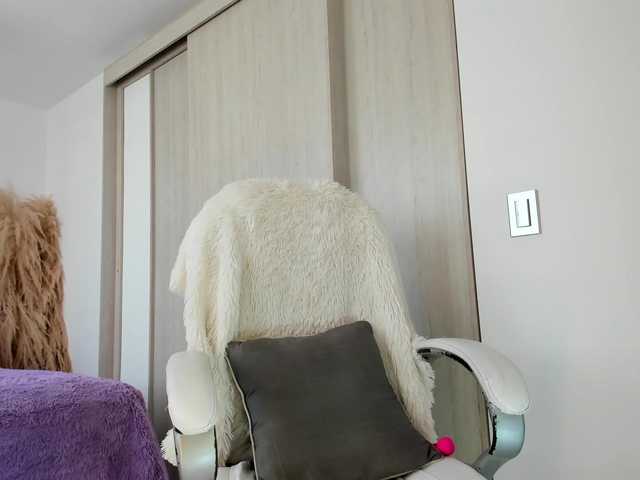 NatalieeClark's BongaCams show and profile