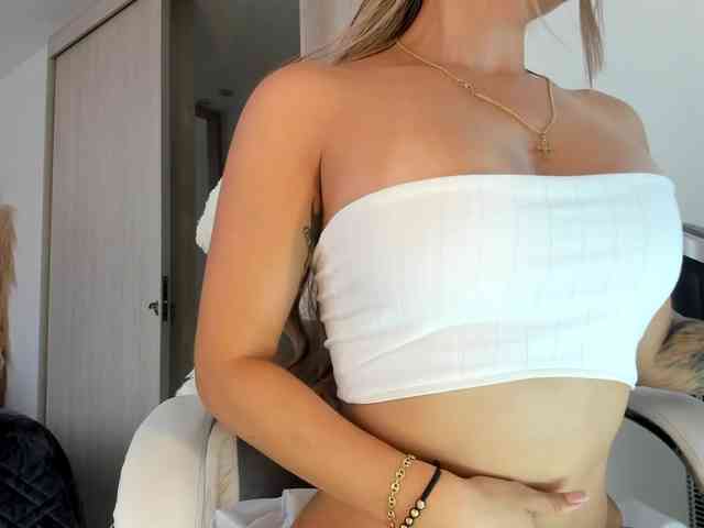NatalieeClark webcam