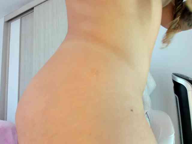 NatalieeClark webcam