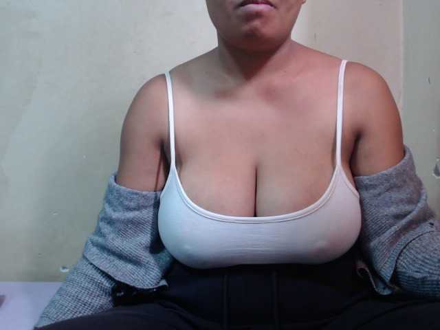 Anialove webcam bongacams model stream image