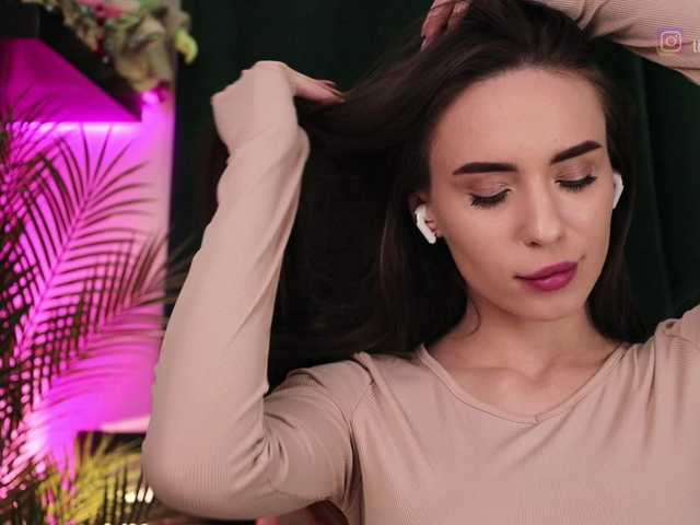 IzabellaOne live cam