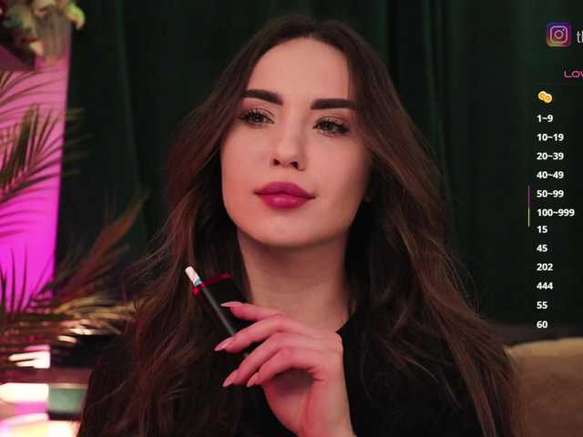 IzabellaOne's BongaCams show and profile