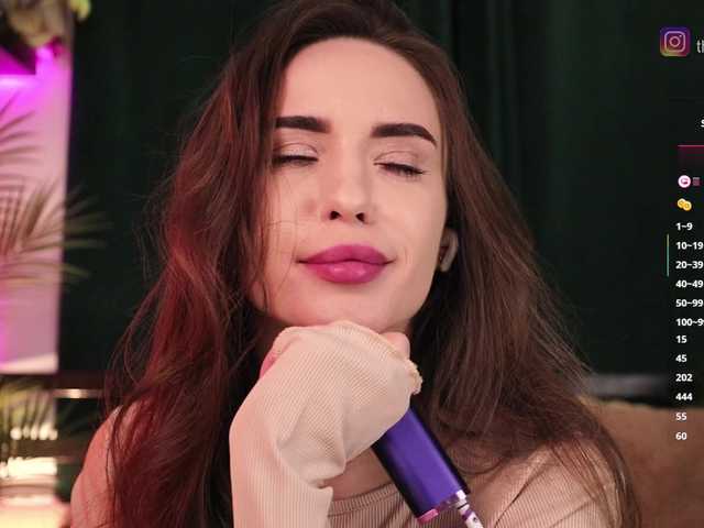 IzabellaOne live cam