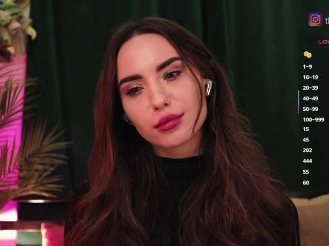 IzabellaOne's BongaCams show and profile