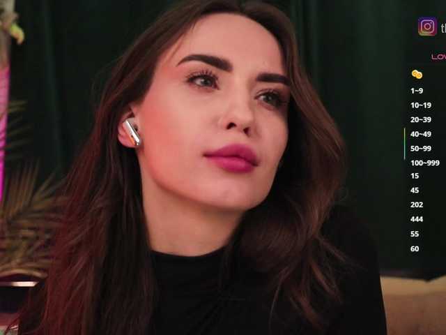 IzabellaOne's BongaCams show and profile