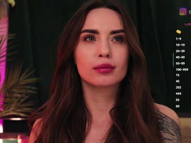 IzabellaOne's BongaCams show and profile