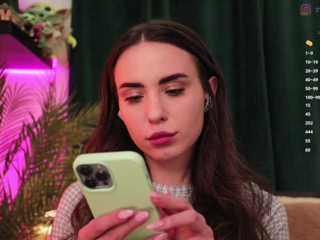 IzabellaOne's BongaCams show and profile