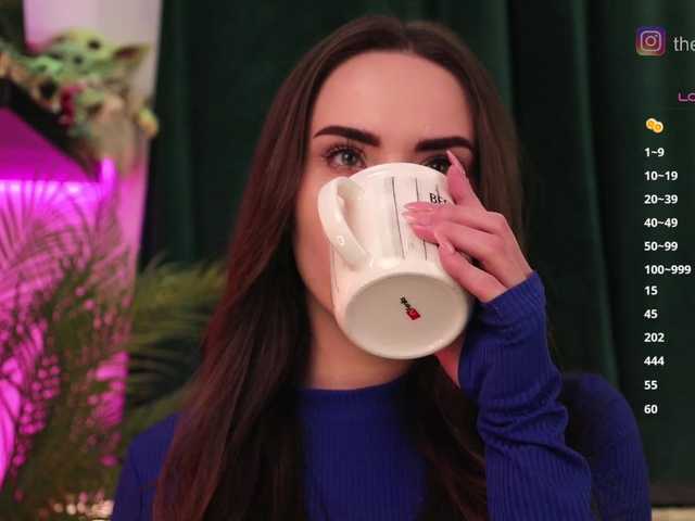 IzabellaOne —  Hi, Im Anna.  INSTA: thesamebella (twitter in my profile)   