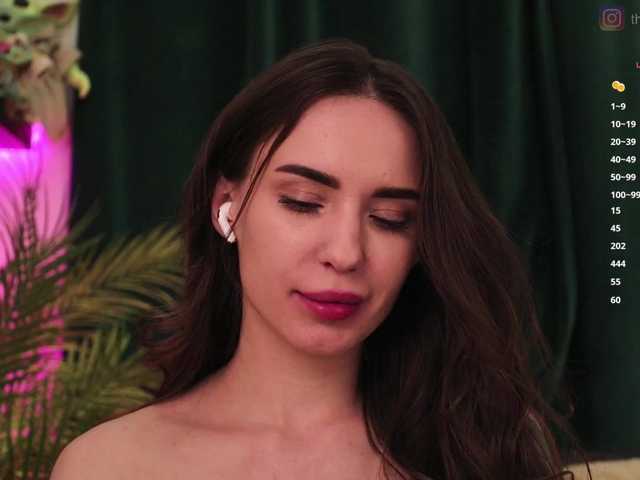 IzabellaOne's BongaCams show and profile