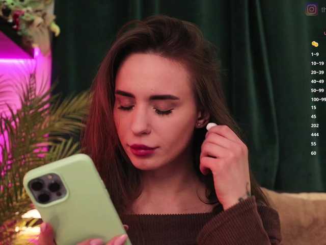 IzabellaOne's BongaCams show and profile