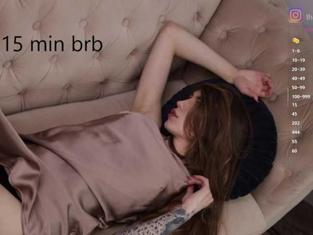  IzabellaOne chat room