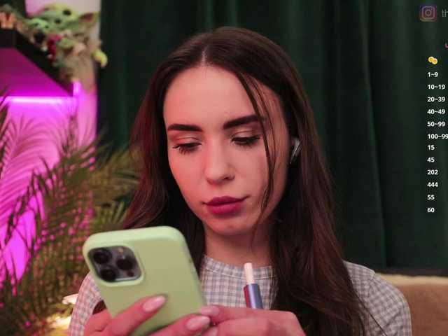 IzabellaOne's BongaCams show and profile