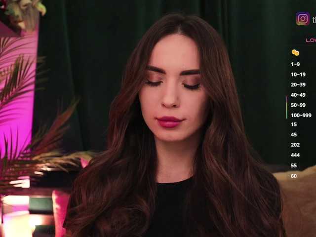 IzabellaOne's BongaCams show and profile