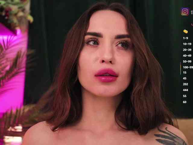 IzabellaOne Live Webcam on BongaCams