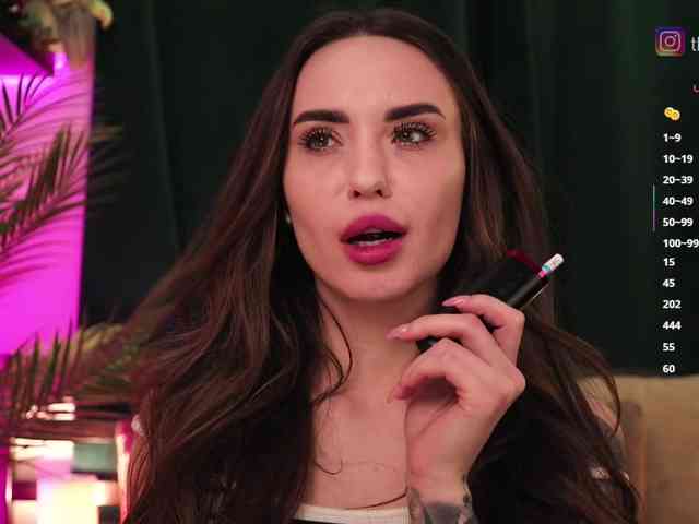 IzabellaOne Live Webcam on BongaCams