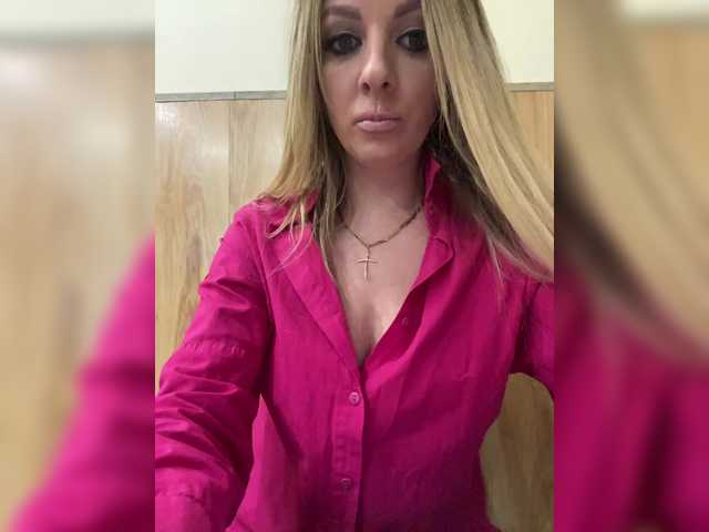 Nasty-tegress — Hello everyone. My name is Nastya, the toy works from 1 token. Show in the bath 1500 tokens.watch your camera 200