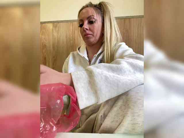 Nasty-tegress webcam