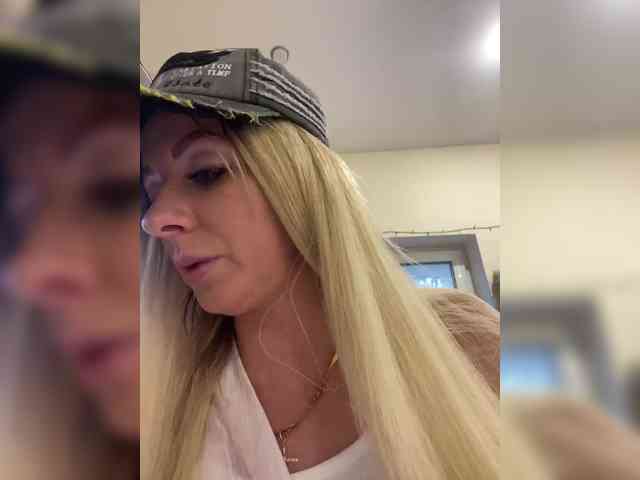 Nasty-tegress webcam