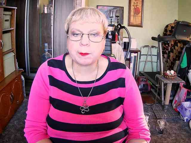 LOLA88888 webcam