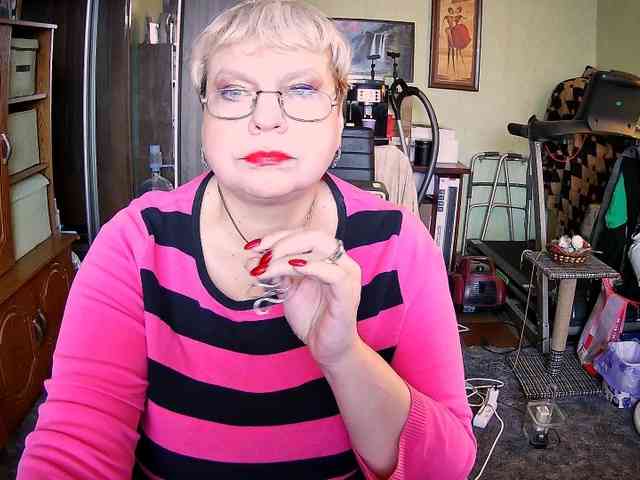 LOLA88888 webcam