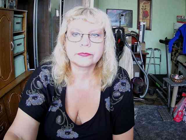 LOLA88888 webcam
