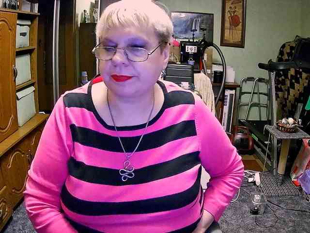 LOLA88888 webcam