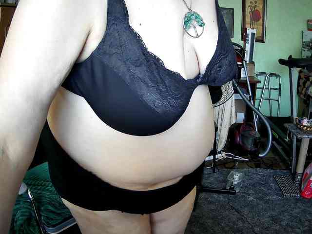 LOLA88888 webcam