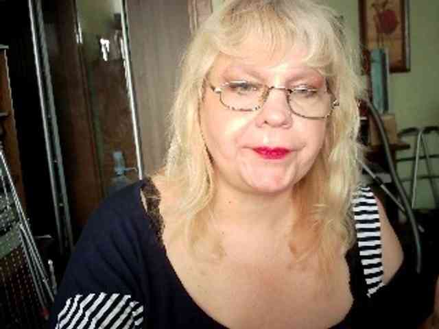 LOLA88888 webcam