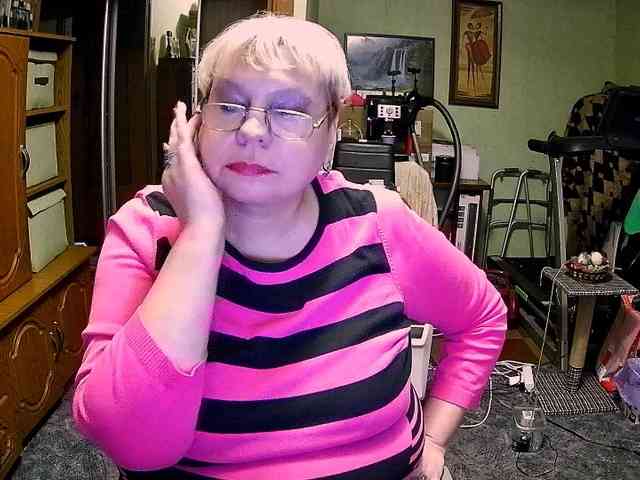 LOLA88888 webcam