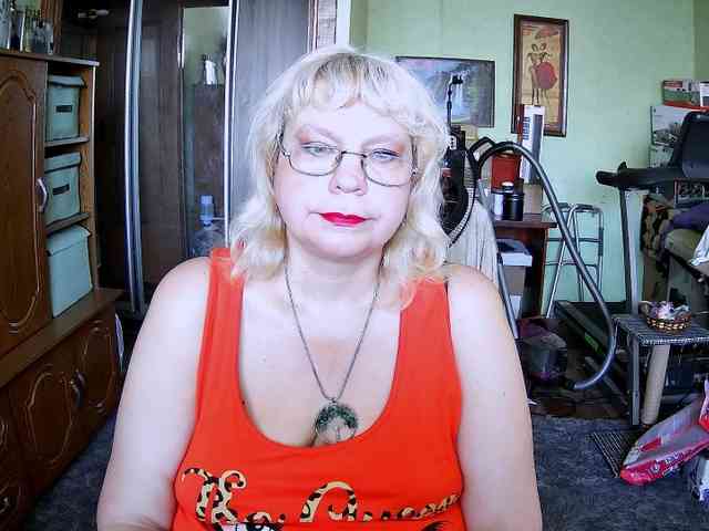 LOLA88888 webcam