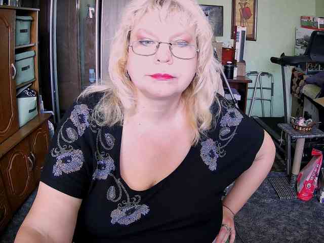 LOLA88888 webcam