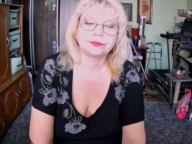 LOLA88888 webcam