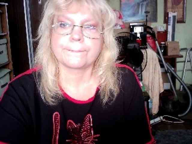 LOLA88888 webcam