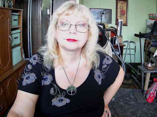 LOLA88888 webcam